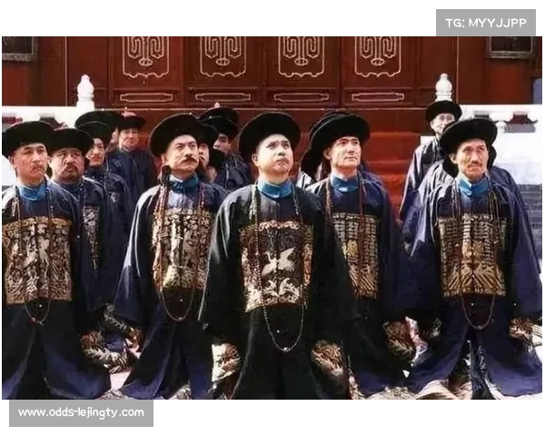 从晚清官员的下朝照看现代职场生活的影像对比(晚清大臣上朝) 从晚清官员的下朝照看现代职场生活的影像对比(晚清大臣上朝)