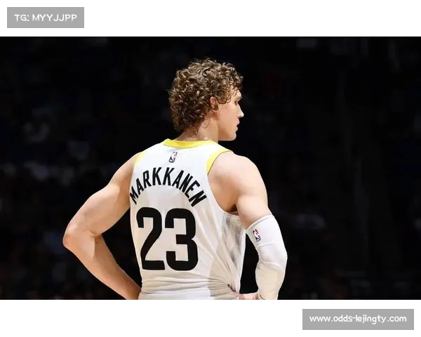 克莱·汤普森将面临魔术高价合同诱惑,预计超过勇士的续约报价 克莱·汤普森将面临魔术高价合同诱惑,预计超过勇士的续约报价